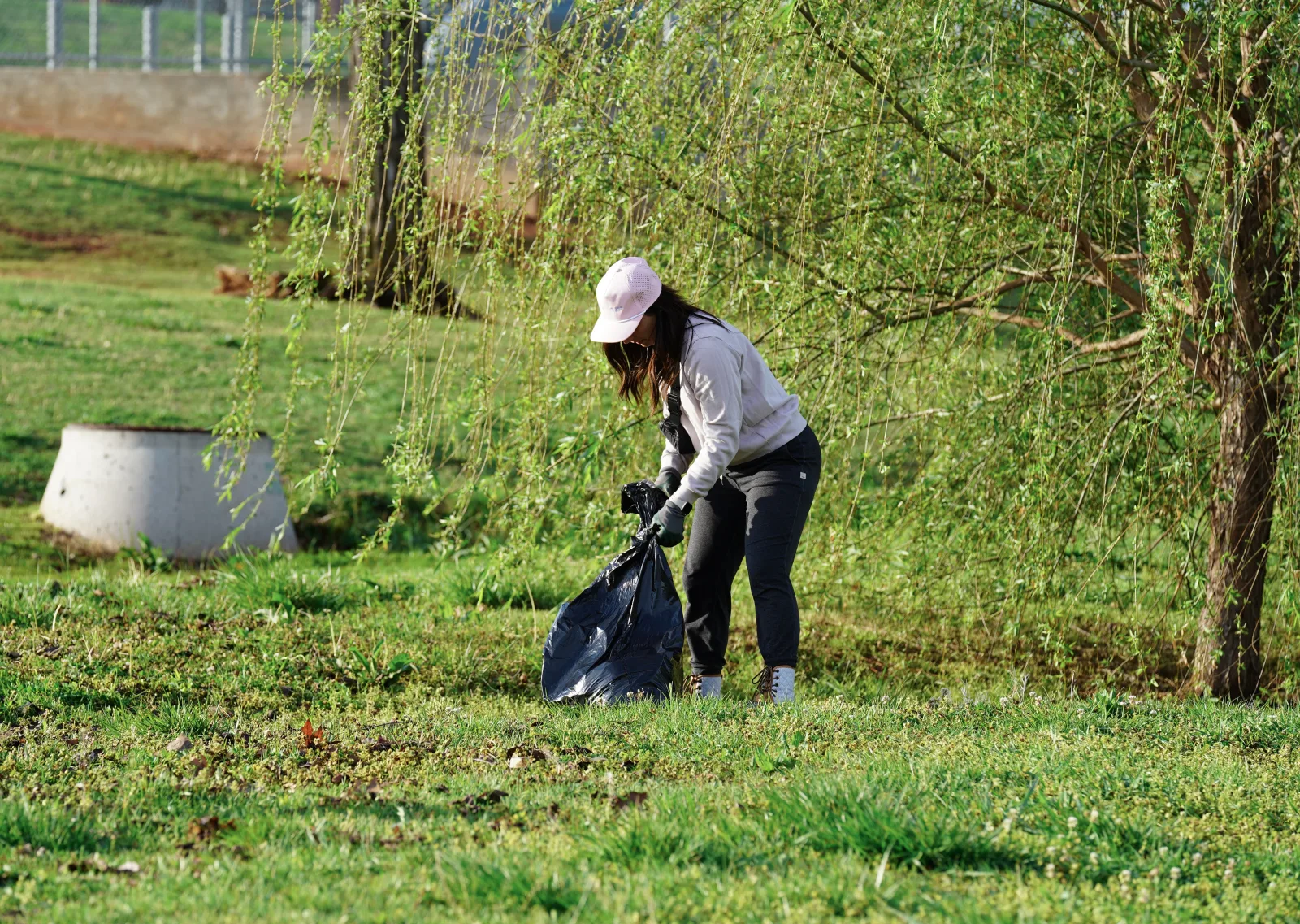 Volunteers collecting litter during Oklahoma Clean Up event
